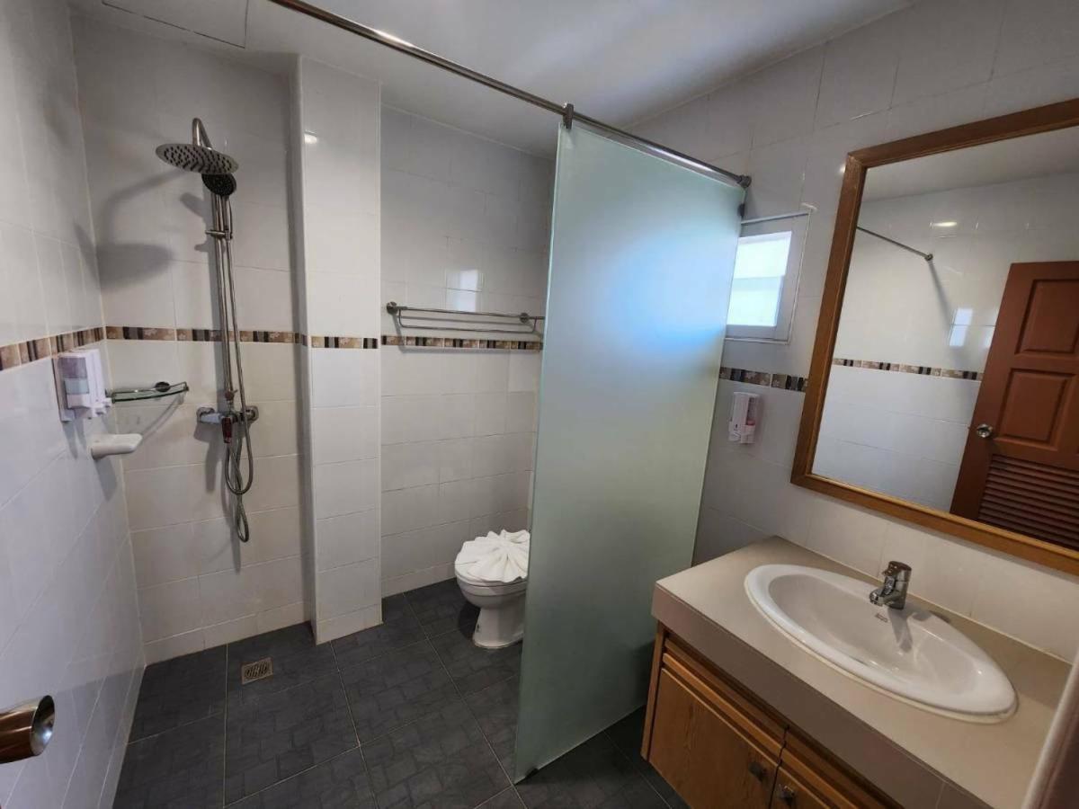 Alaita Hostel Patong Εξωτερικό φωτογραφία
